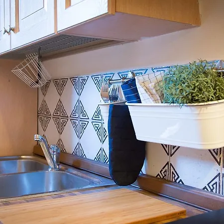 In Panieri Terrace アパート